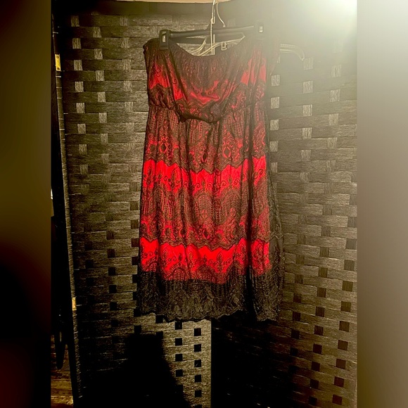 Shein Black and Red Strapless Tunic - Picture 1 of 1